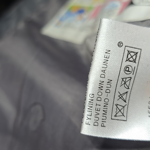 Moncler Women's Down  Silver Puffer Coat  Jacket Size 1 = S  Item Missing Hood. - Picture 13 of 16